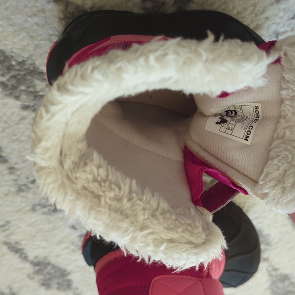 Sorel Girls Boots - Picture 3 of 5